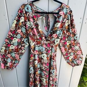 70s floral maxi dress. Size Small (0 or 2) back less with double ties.